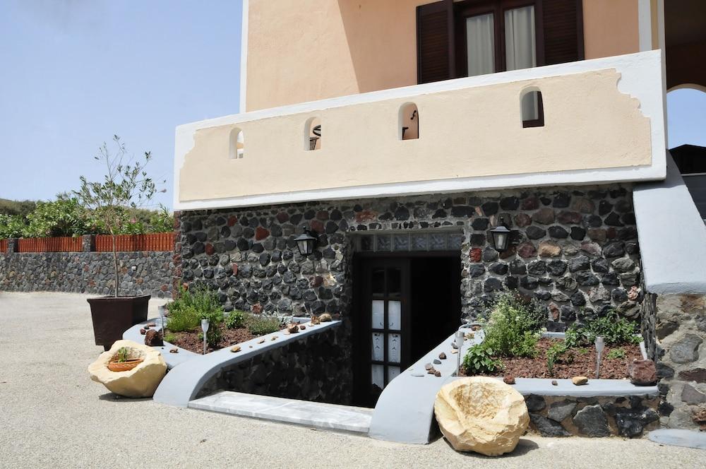 Anessis Aparthotel Φηρά Εξωτερικό φωτογραφία